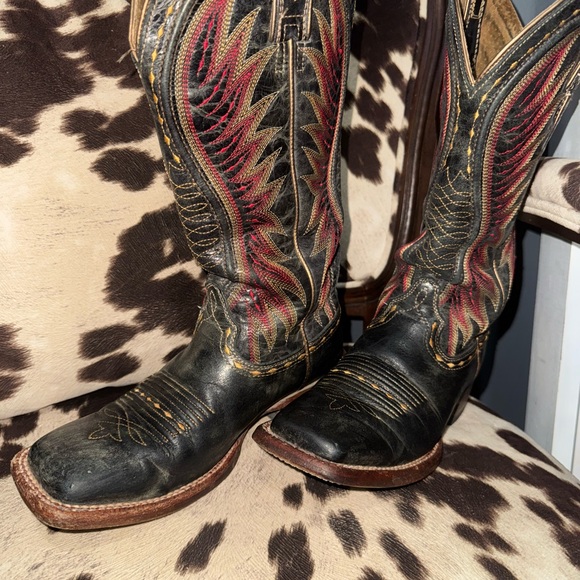 Ariat Shoes - Black and Red Women’s Cowboy Boots